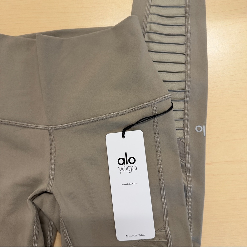 Alo Yoga High-Waist Leggings in Gravel/Glossy Size XXS NWT